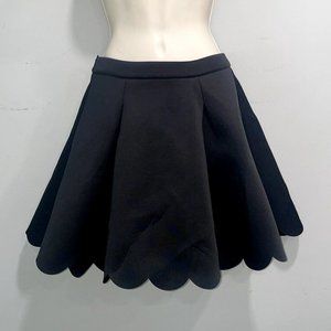 NWOT Women Size S 4 Black Scalloped Hemline Edge Short Mini Skirt Side Zipper!